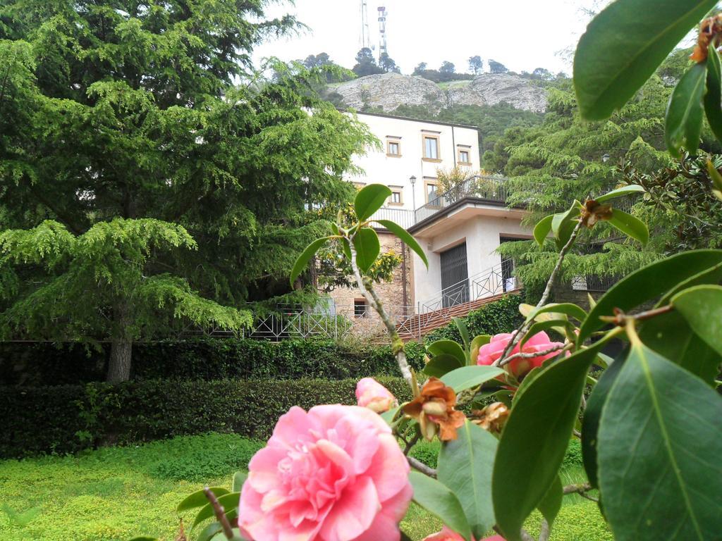 Eremo Hotel Casa Del Sorriso Erice Bagian luar foto