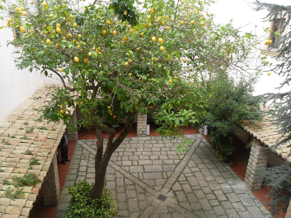 Eremo Hotel Casa Del Sorriso Erice Bagian luar foto