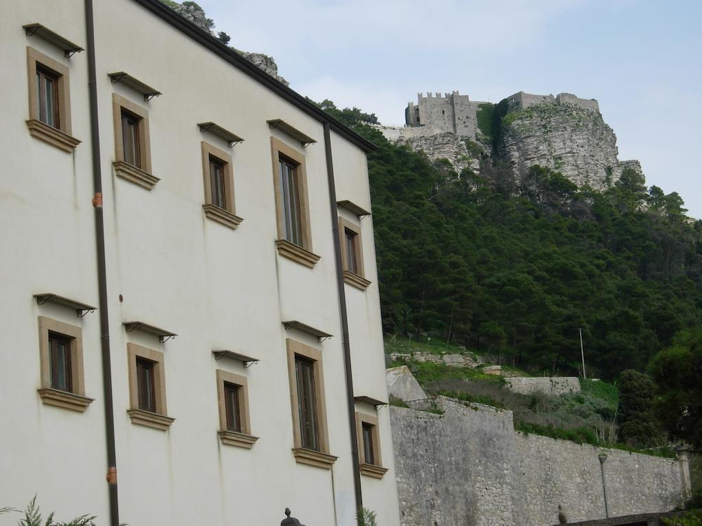 Eremo Hotel Casa Del Sorriso Erice Bagian luar foto