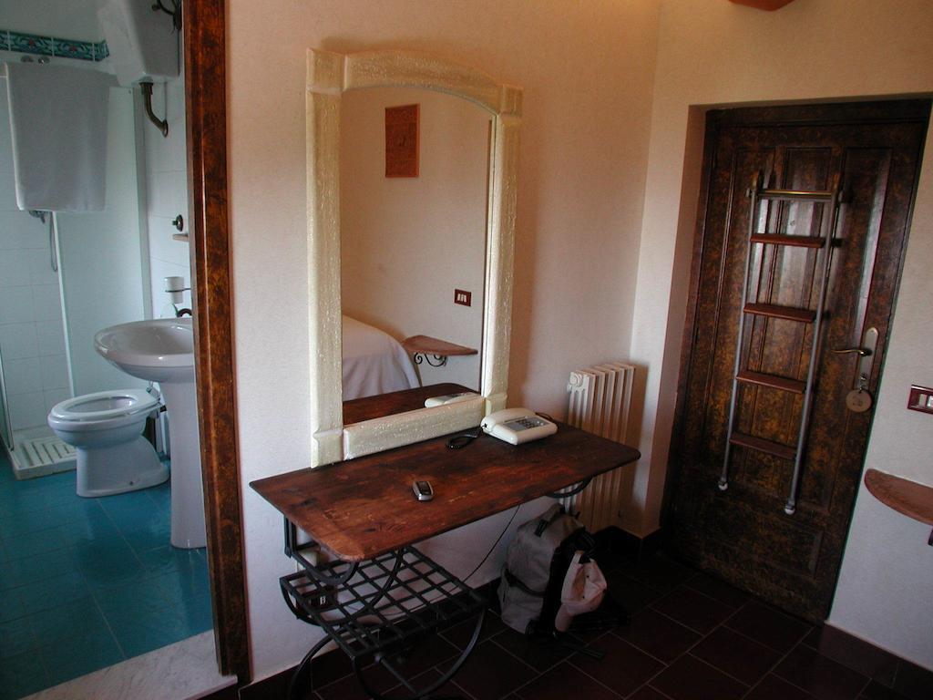 Eremo Hotel Casa Del Sorriso Erice Bagian luar foto