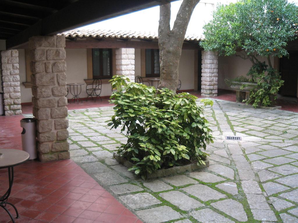 Eremo Hotel Casa Del Sorriso Erice Bagian luar foto