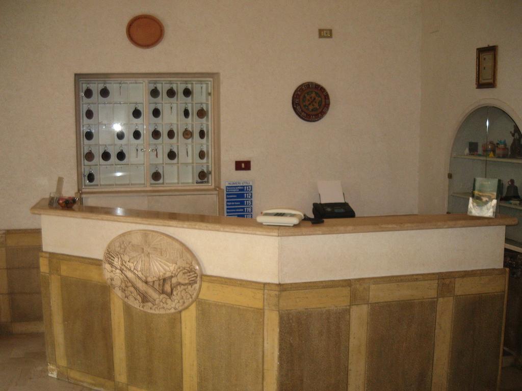 Eremo Hotel Casa Del Sorriso Erice Bagian luar foto